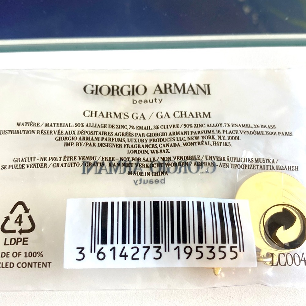 Giorgio Armani promotional charm. - Picture 4 of 4